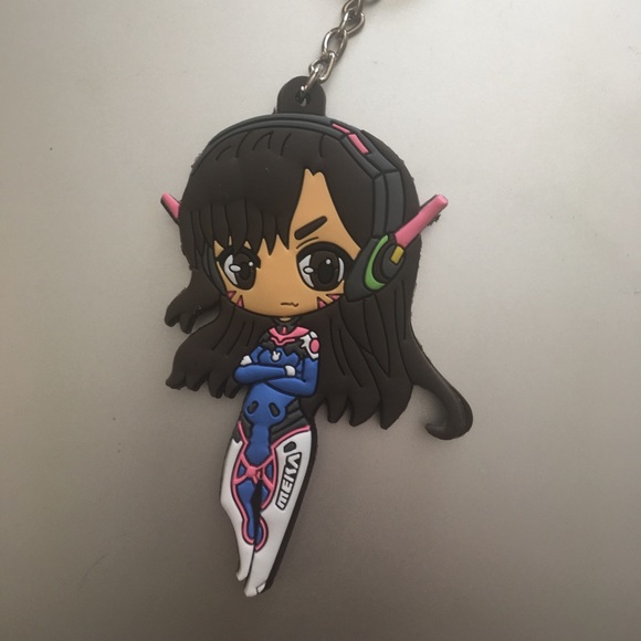 D.Va Overwatch Rubber Keychain 🎮 - Picture 3 of 4